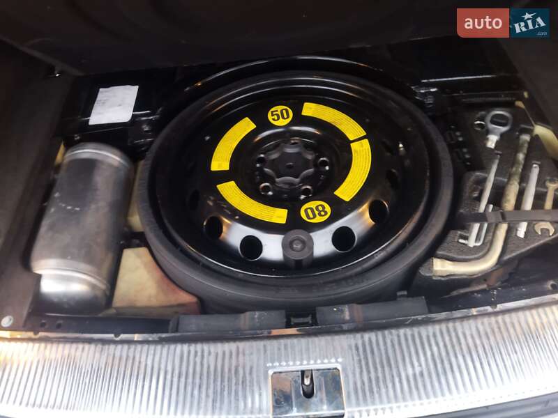 Позашляховик / Кросовер Volkswagen Touareg 2005 в Львові