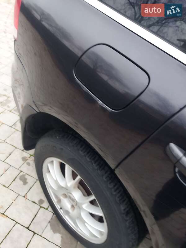 Позашляховик / Кросовер Volkswagen Touareg 2005 в Львові