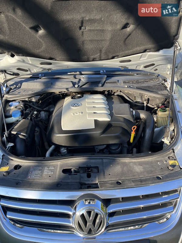 Позашляховик / Кросовер Volkswagen Touareg 2008 в Львові