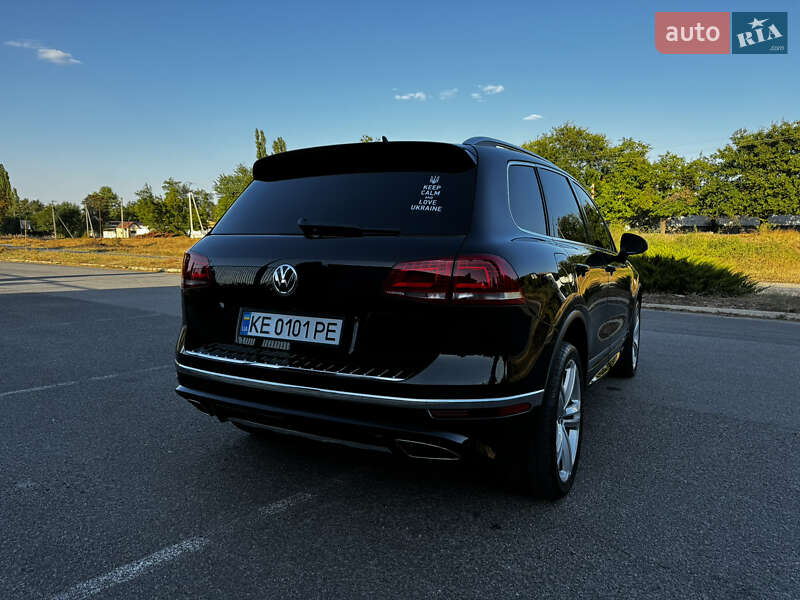 Внедорожник / Кроссовер Volkswagen Touareg 2015 в Новомосковске