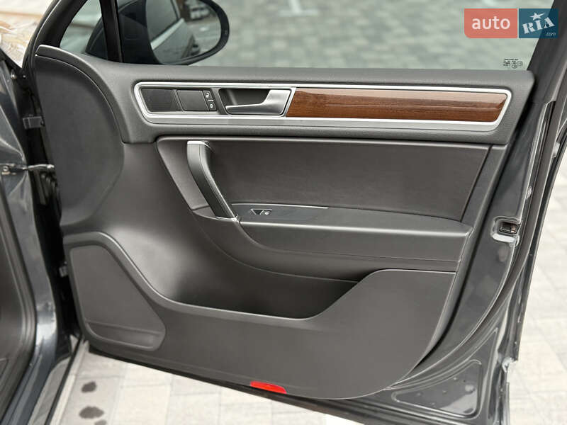 Внедорожник / Кроссовер Volkswagen Touareg 2015 в Виннице фото 27 Внедорожник / Кроссовер Volkswagen Touareg 2015 в Виннице