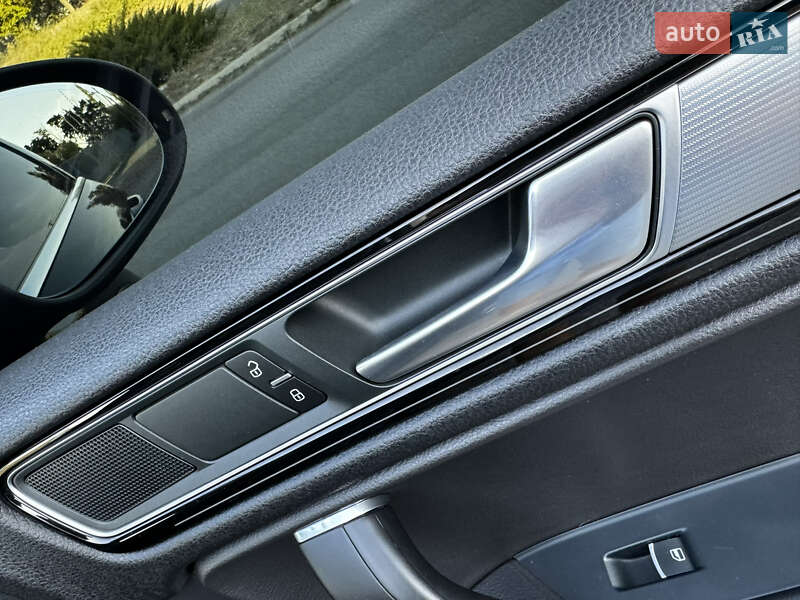 Внедорожник / Кроссовер Volkswagen Touareg 2015 в Новомосковске