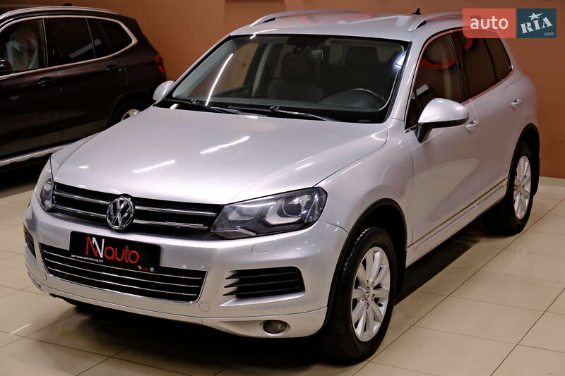 Позашляховик / Кросовер Volkswagen Touareg 2013 в Одесі