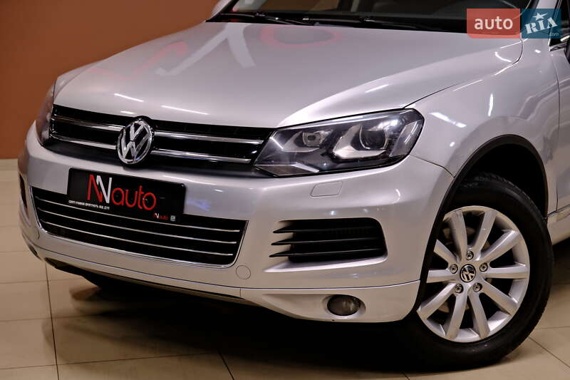 Позашляховик / Кросовер Volkswagen Touareg 2013 в Одесі