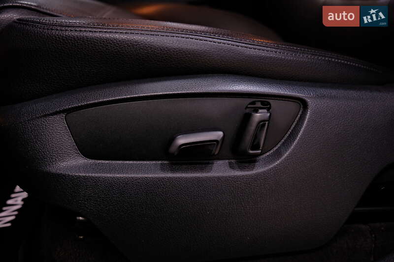 Позашляховик / Кросовер Volkswagen Touareg 2013 в Одесі