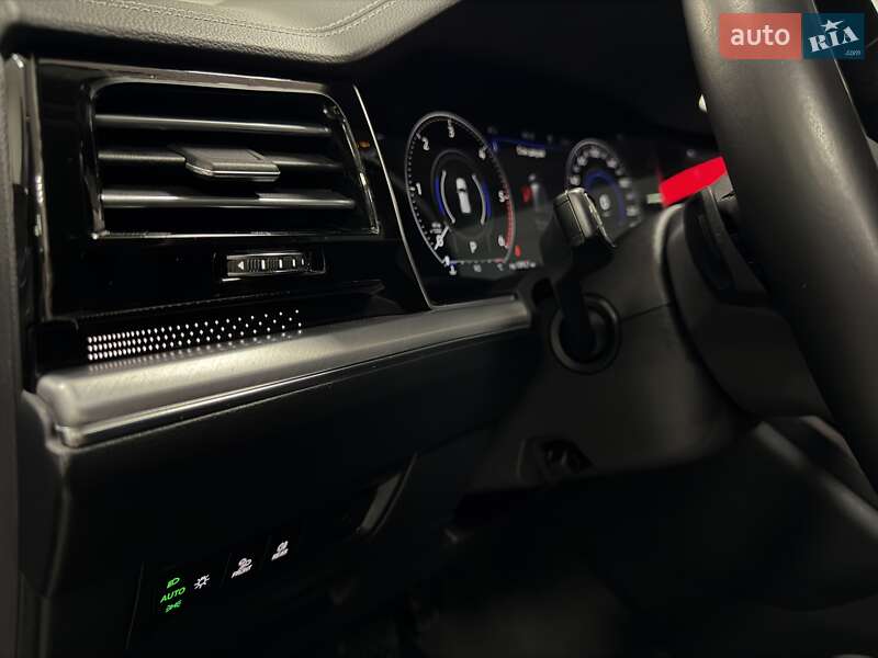 Позашляховик / Кросовер Volkswagen Touareg 2020 в Тернополі