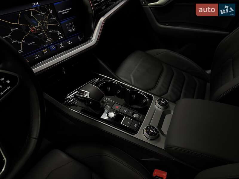 Позашляховик / Кросовер Volkswagen Touareg 2020 в Тернополі