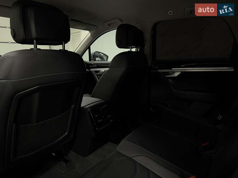 Позашляховик / Кросовер Volkswagen Touareg 2020 в Тернополі