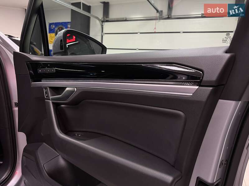 Позашляховик / Кросовер Volkswagen Touareg 2020 в Тернополі