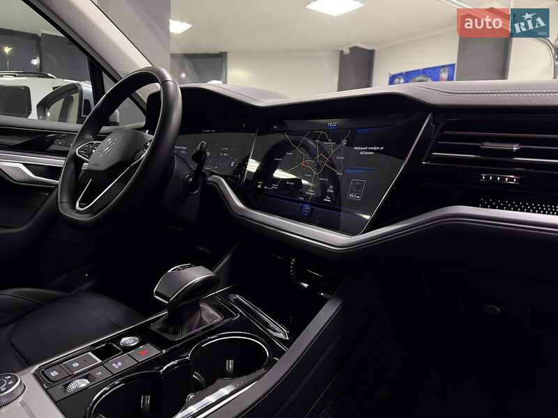 Позашляховик / Кросовер Volkswagen Touareg 2020 в Тернополі