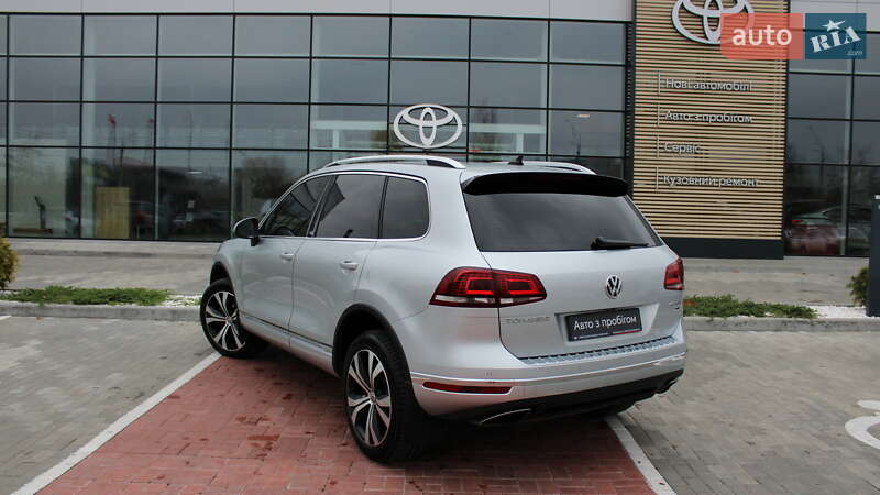 Позашляховик / Кросовер Volkswagen Touareg 2017 в Черкасах