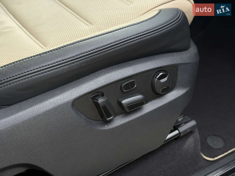 Позашляховик / Кросовер Volkswagen Touareg 2014 в Івано-Франківську