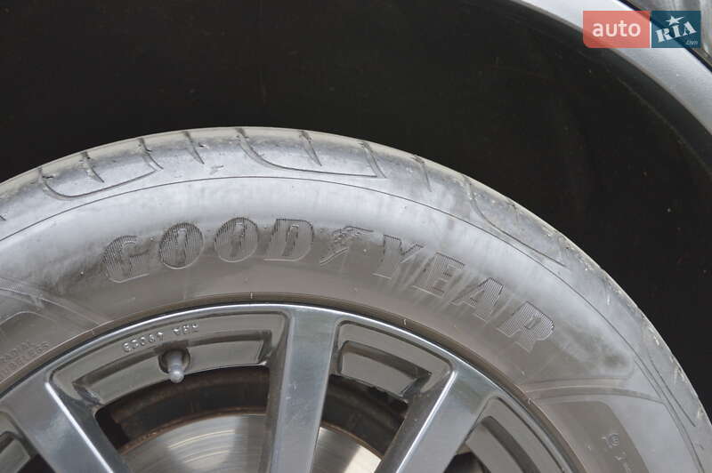 Позашляховик / Кросовер Volkswagen Touareg 2014 в Києві фото 32 Позашляховик / Кросовер Volkswagen Touareg 2014 в Києві