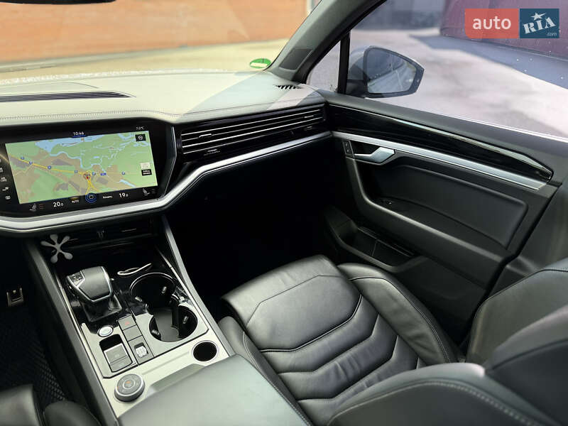 Внедорожник / Кроссовер Volkswagen Touareg 2018 в Киеве фото 14 Внедорожник / Кроссовер Volkswagen Touareg 2018 в Киеве