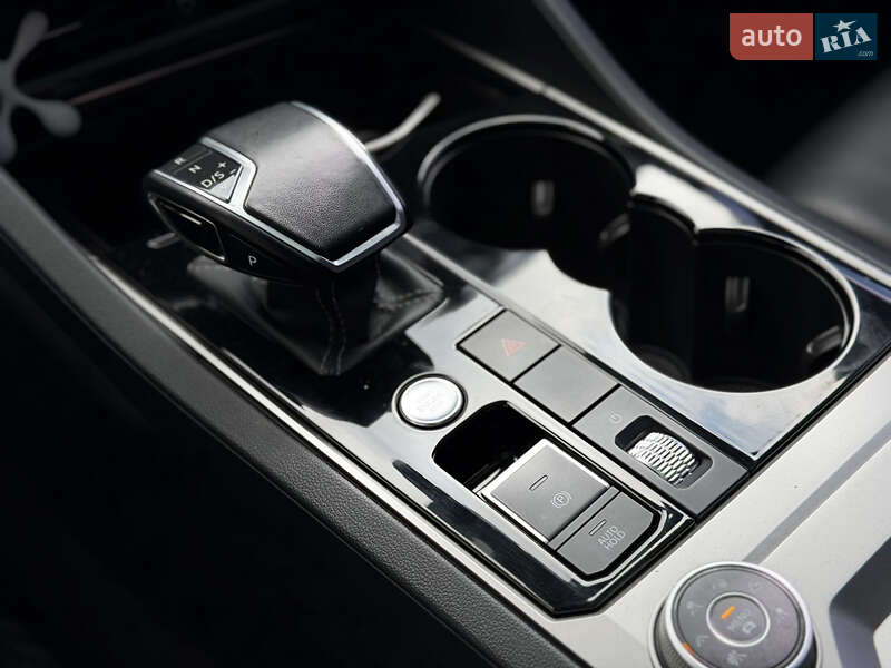 Внедорожник / Кроссовер Volkswagen Touareg 2018 в Киеве фото 21 Внедорожник / Кроссовер Volkswagen Touareg 2018 в Киеве