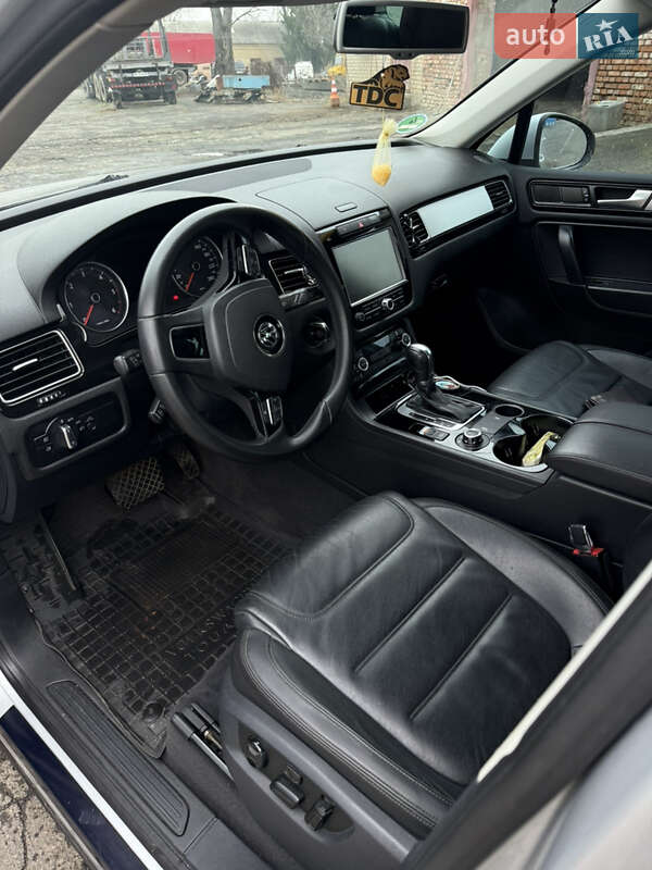 Внедорожник / Кроссовер Volkswagen Touareg 2013 в Брацлаве