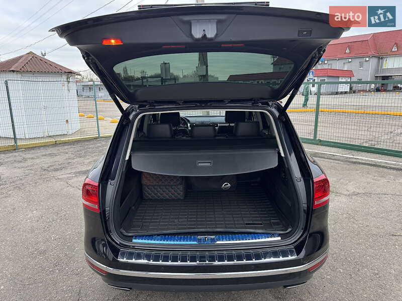 Внедорожник / Кроссовер Volkswagen Touareg 2017 в Киеве