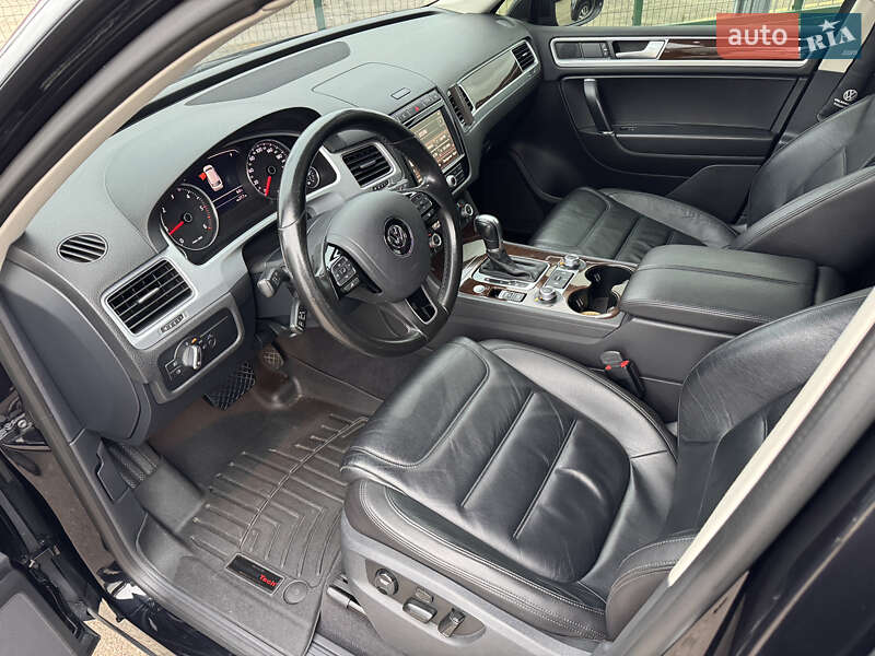 Внедорожник / Кроссовер Volkswagen Touareg 2017 в Киеве