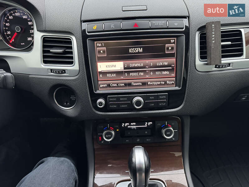 Внедорожник / Кроссовер Volkswagen Touareg 2017 в Киеве