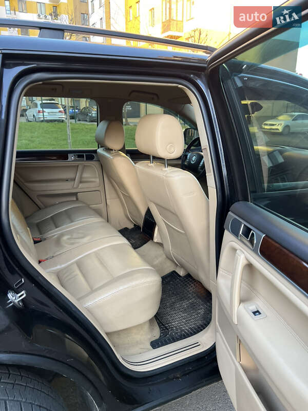 Внедорожник / Кроссовер Volkswagen Touareg 2007 в Луцке