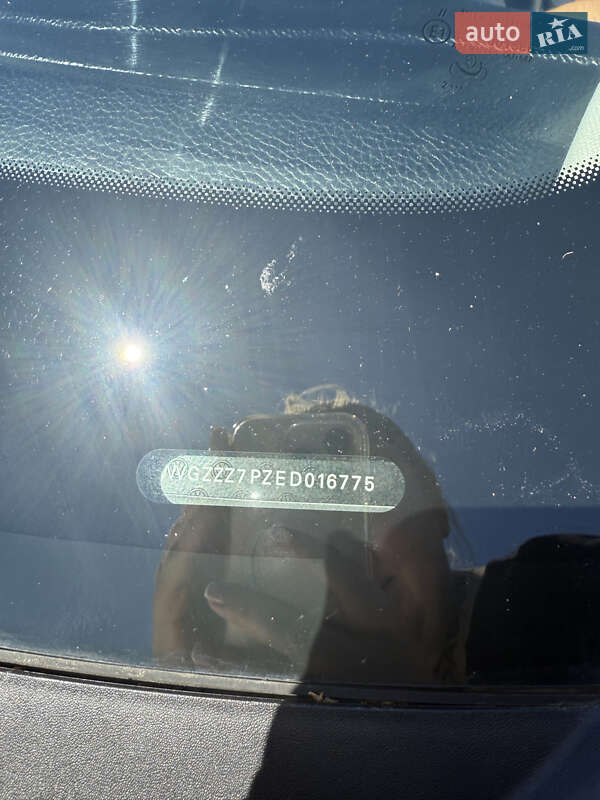 Внедорожник / Кроссовер Volkswagen Touareg 2013 в Запорожье