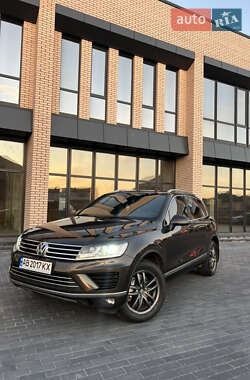 Внедорожник / Кроссовер Volkswagen Touareg 2015 в Виннице