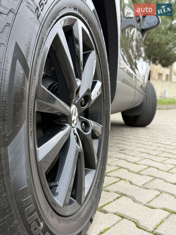 Внедорожник / Кроссовер Volkswagen Touareg 2013 в Одессе фото 25 Внедорожник / Кроссовер Volkswagen Touareg 2013 в Одессе