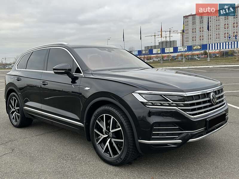 Внедорожник / Кроссовер Volkswagen Touareg 2021 в Киеве