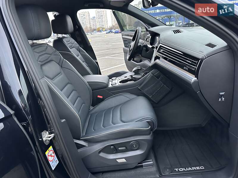 Внедорожник / Кроссовер Volkswagen Touareg 2021 в Киеве