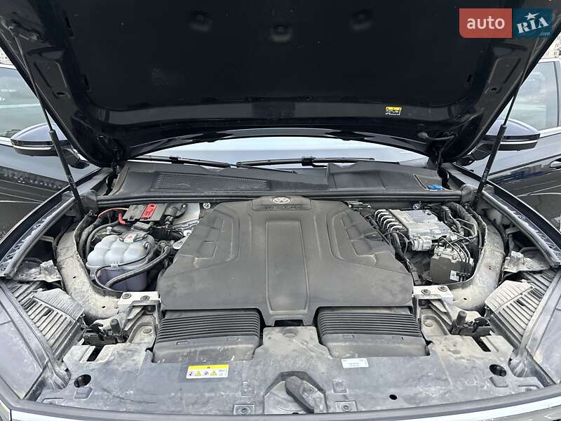 Внедорожник / Кроссовер Volkswagen Touareg 2021 в Киеве