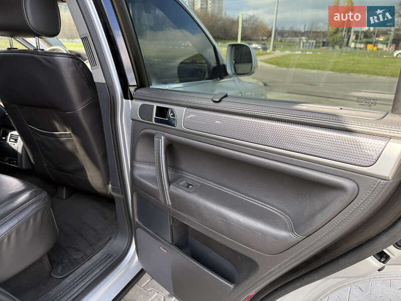 Внедорожник / Кроссовер Volkswagen Touareg 2008 в Харькове