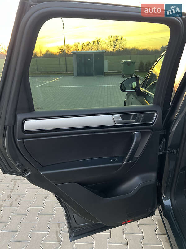 Внедорожник / Кроссовер Volkswagen Touareg 2015 в Виннице фото 14 Внедорожник / Кроссовер Volkswagen Touareg 2015 в Виннице