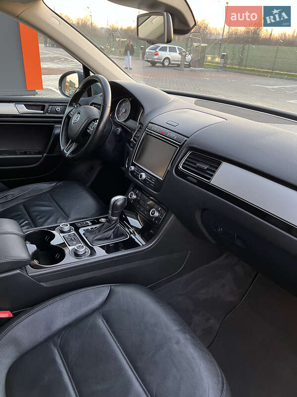 Внедорожник / Кроссовер Volkswagen Touareg 2015 в Виннице фото 45 Внедорожник / Кроссовер Volkswagen Touareg 2015 в Виннице