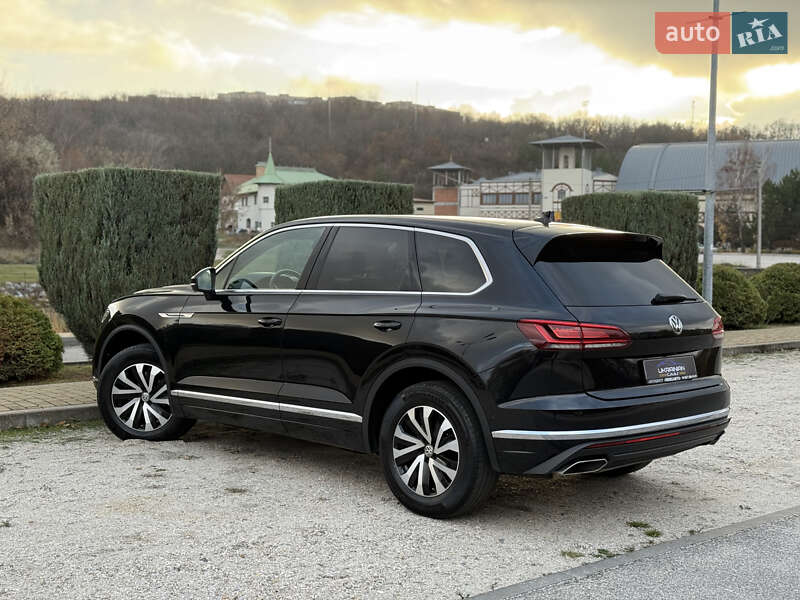 Внедорожник / Кроссовер Volkswagen Touareg 2018 в Днепре фото 9 Внедорожник / Кроссовер Volkswagen Touareg 2018 в Днепре