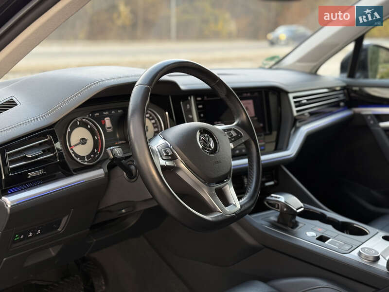 Внедорожник / Кроссовер Volkswagen Touareg 2018 в Днепре фото 14 Внедорожник / Кроссовер Volkswagen Touareg 2018 в Днепре