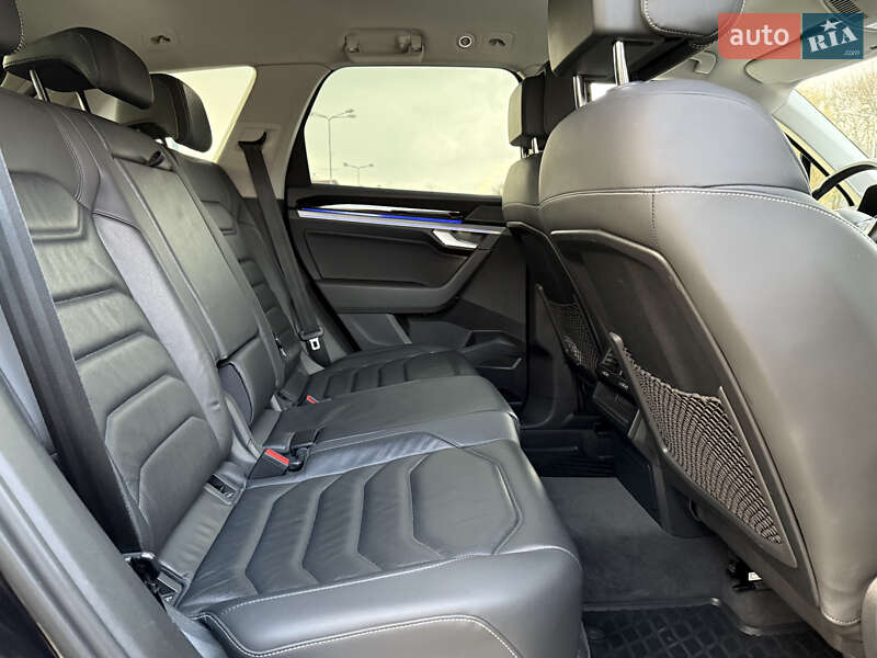 Внедорожник / Кроссовер Volkswagen Touareg 2018 в Днепре фото 26 Внедорожник / Кроссовер Volkswagen Touareg 2018 в Днепре