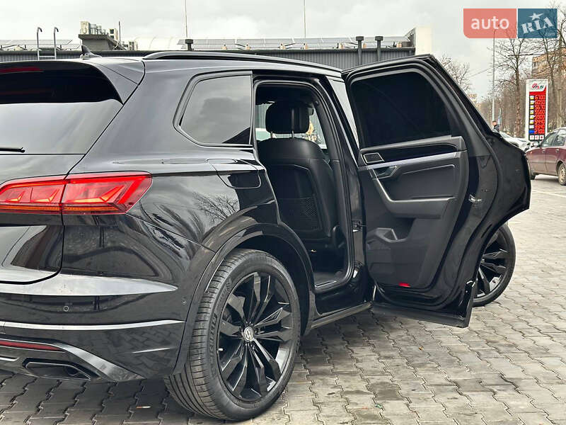 Внедорожник / Кроссовер Volkswagen Touareg 2019 в Кривом Роге