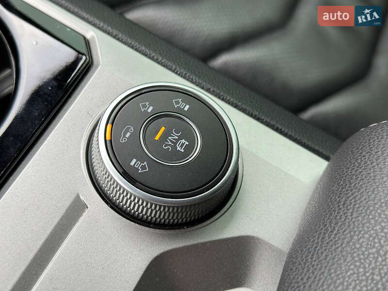 Внедорожник / Кроссовер Volkswagen Touareg 2019 в Кривом Роге