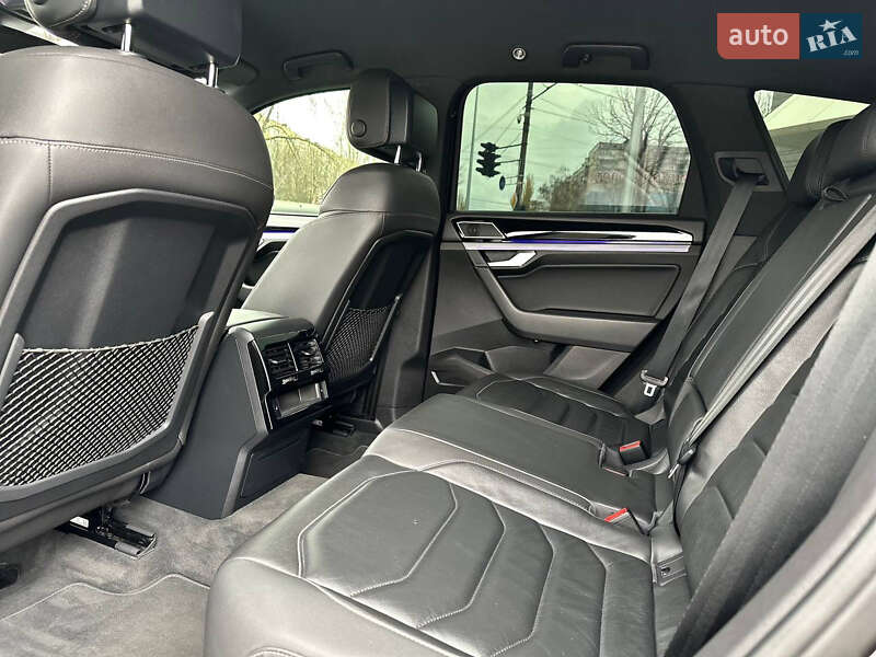 Внедорожник / Кроссовер Volkswagen Touareg 2019 в Кривом Роге