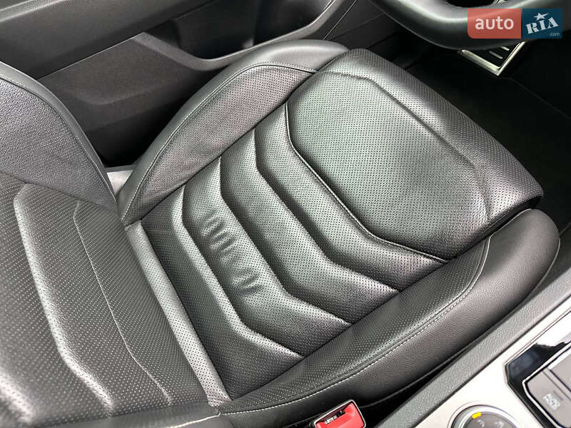 Внедорожник / Кроссовер Volkswagen Touareg 2019 в Кривом Роге