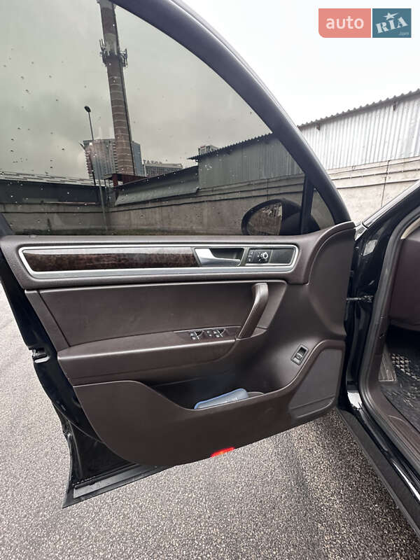Внедорожник / Кроссовер Volkswagen Touareg 2010 в Киеве фото 28 Внедорожник / Кроссовер Volkswagen Touareg 2010 в Киеве