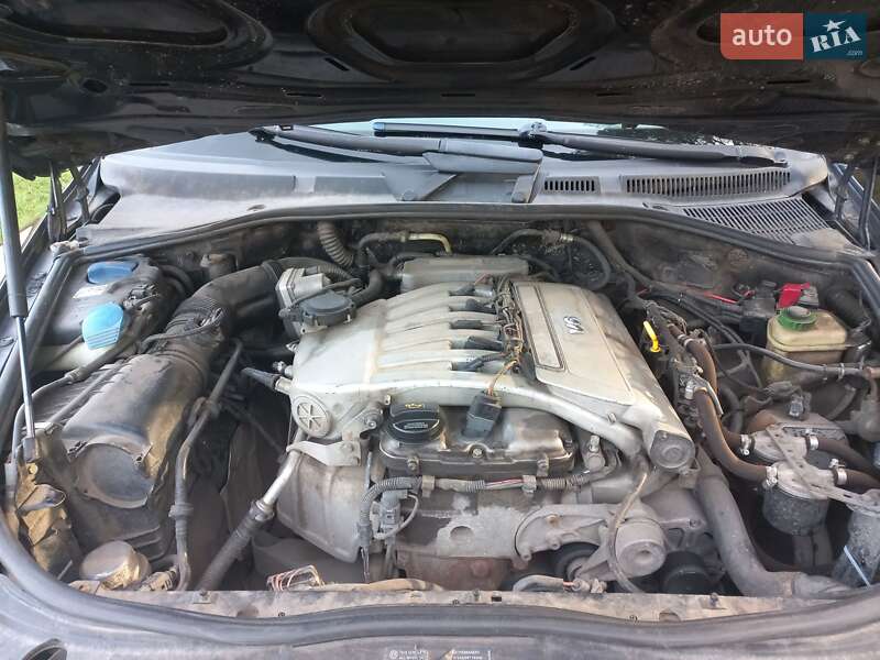 Позашляховик / Кросовер Volkswagen Touareg 2005 в Лебедині