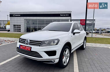 Внедорожник / Кроссовер Volkswagen Touareg 2016 в Мукачево