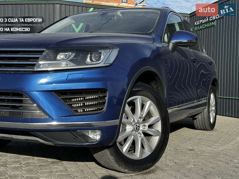 Внедорожник / Кроссовер Volkswagen Touareg 2014 в Львове