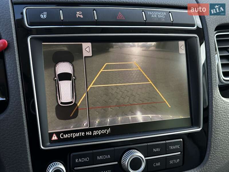 Внедорожник / Кроссовер Volkswagen Touareg 2014 в Львове