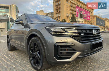 Позашляховик / Кросовер Volkswagen Touareg 2021 в Харкові