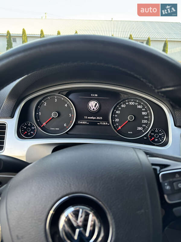 Внедорожник / Кроссовер Volkswagen Touareg 2017 в Глобине