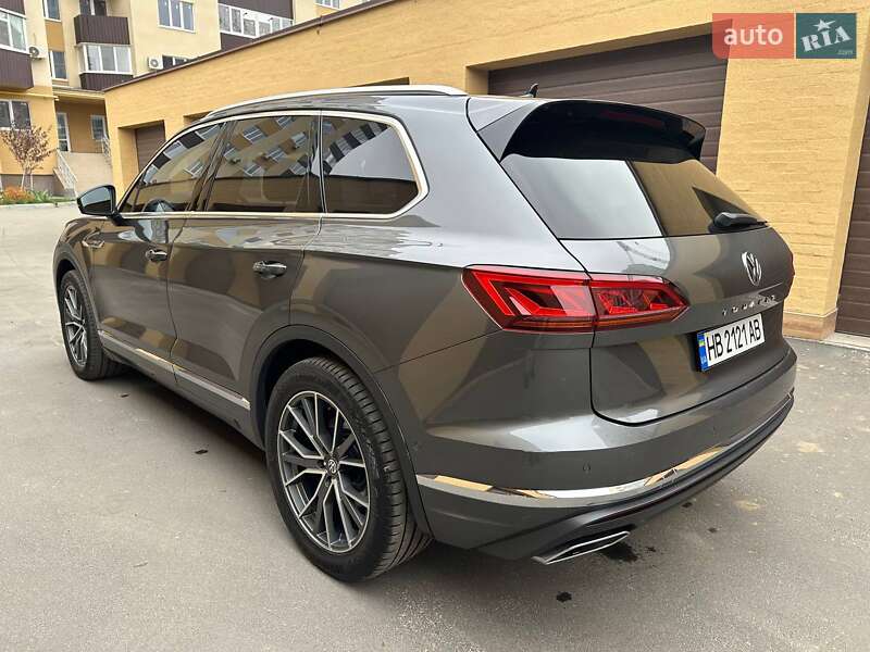 Внедорожник / Кроссовер Volkswagen Touareg 2019 в Миргороде