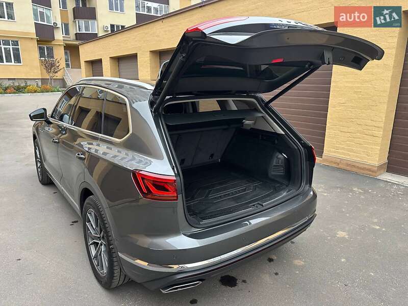 Внедорожник / Кроссовер Volkswagen Touareg 2019 в Миргороде