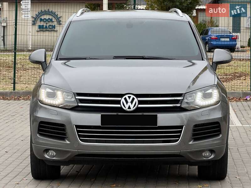 Внедорожник / Кроссовер Volkswagen Touareg 2012 в Запорожье